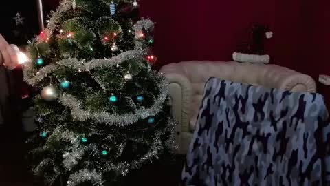 Snapshot of touch_m3 chatting on December 28, 2024, 8:05 am online show from December 28, 2024, 8:05 am