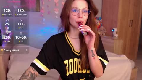 toxkiss online show from November 5, 2025, 5:29 am