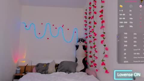 Ariana and Erik online show from October 30, 2025, 1:12 pm