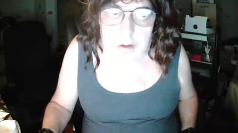 Snapshot of transmtfhello chatting on October 31, 2025, 8:37 am Peter online show from October 31, 2025, 8:37 am