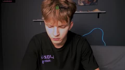 Snapshot of travis_wolf_ chatting on September 9, 2025, 7:13 pm Travis online show from September 9, 2025, 7:13 pm