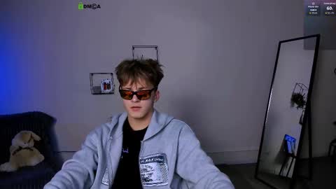 Snapshot of travis_wolf_ chatting on September 15, 2025, 7:25 pm Travis online show from September 15, 2025, 7:25 pm