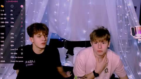 Snapshot of travis_wolf_ chatting on September 30, 2025, 7:52 pm Travis online show from September 30, 2025, 7:52 pm