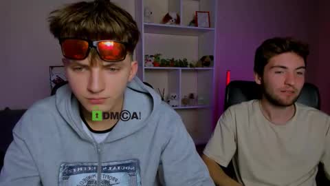 Snapshot of travis_wolf_ chatting on October 4, 2025, 7:01 pm Travis online show from October 4, 2025, 7:01 pm