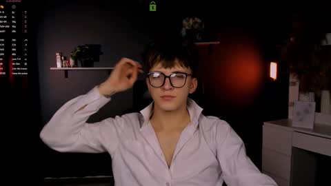 Snapshot of travis_wolf_ chatting on October 7, 2025, 7:22 pm Travis online show from October 7, 2025, 7:22 pm