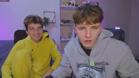 Snapshot of travis_wolf_ chatting on October 11, 2025, 7:01 pm Travis online show from October 11, 2025, 7:01 pm