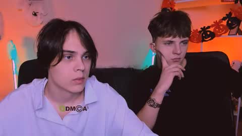 Snapshot of travis_wolf_ chatting on October 26, 2025, 7:42 pm Travis online show from October 26, 2025, 7:42 pm