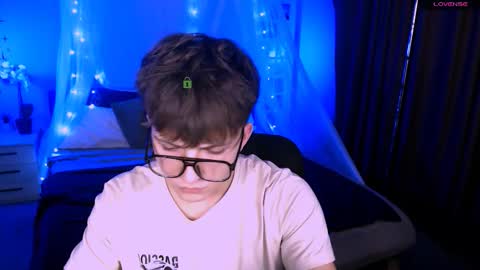 Snapshot of travis_wolf_ chatting on November 24, 2025, 7:57 pm Travis online show from November 24, 2025, 7:57 pm