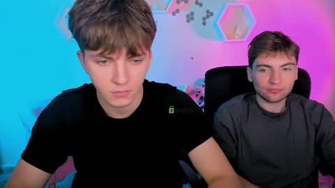 Snapshot of travis_wolf_ chatting on December 4, 2025, 8:06 pm Travis online show from December 4, 2025, 8:06 pm