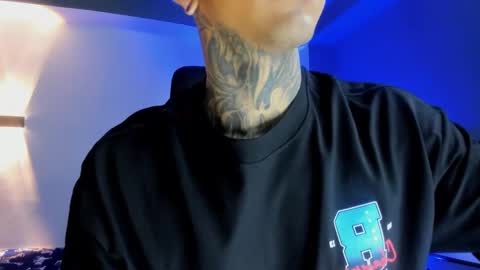 TRAV - INDEPENDENT MODEL online show from November 19, 2025, 2:33 am