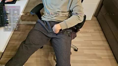 tree1989 online show from November 11, 2025, 7:36 pm