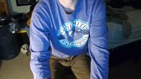 Snapshot of treehugger1710 chatting on December 2, 2025, 1:44 am treehugger1710 online show from December 2, 2025, 1:44 am