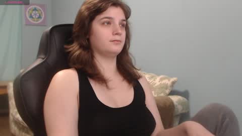 Snapshot of treejeanne chatting on December 18, 2024, 2:06 pm TreeJeanne online show from December 18, 2024, 2:06 pm
