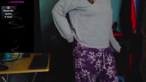 TreeJeanne online show from November 18, 2025, 2:28 am