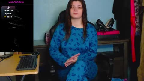 TreeJeanne online show from November 25, 2025, 1:27 am