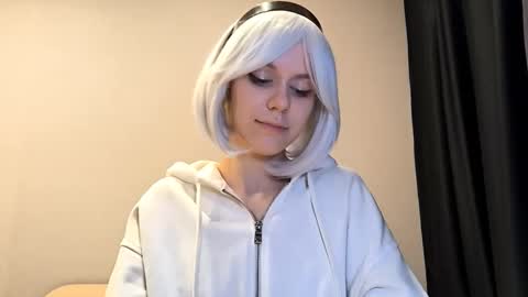 Snapshot of tressamarshbanks chatting on October 24, 2025, 6:48 pm Alice online show from October 24, 2025, 6:48 pm