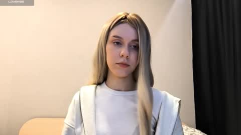 Snapshot of tressamarshbanks chatting on November 2, 2025, 6:43 pm Alice online show from November 2, 2025, 6:43 pm