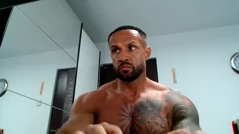 Snapshot of tridentmuscles chatting on November 8, 2025, 10:19 pm tridentmuscles online show from November 8, 2025, 10:19 pm