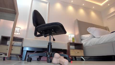 Snapshot of trinitixx chatting on December 19, 2024, 8:55 pm Triny online show from December 19, 2024, 8:55 pm