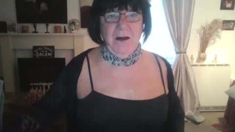 Snapshot of trinity1011 chatting on December 7, 2024, 8:44 am trinity1011 online show from December 7, 2024, 8:44 am