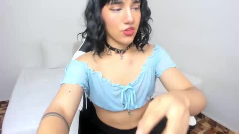 Snapshot of trinydoll chatting on December 10, 2024, 10:28 am Triny online show from December 10, 2024, 10:28 am