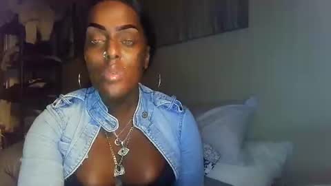 Snapshot of tsamberwhite007 chatting on November 15, 2025, 4:10 am Amber White online show from November 15, 2025, 4:10 am