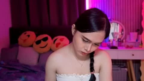 Snapshot of tsnathaliasilvana chatting on November 5, 2025, 6:30 pm Bella Ratbu online show from November 5, 2025, 6:30 pm