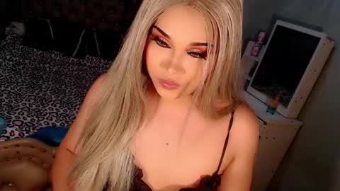 Snapshot of tsscarlett_xx chatting on October 8, 2025, 2:25 pm jayvie online show from October 8, 2025, 2:25 pm
