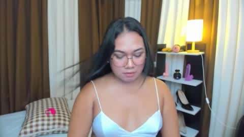 Snapshot of tsuncutkaren chatting on October 1, 2025, 5:46 am Karen Oquio online show from October 1, 2025, 5:46 am