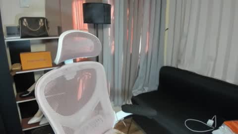 Snapshot of tsuncutmargauxx chatting on December 14, 2025, 6:52 am tsuncutmargauxx online show from December 14, 2025, 6:52 am