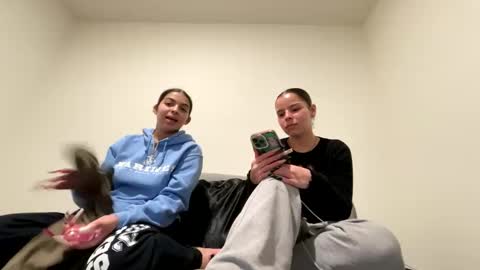 Snapshot of tus_reinas chatting on January 9, 2025, 6:59 am Tus reinas online show from January 9, 2025, 6:59 am