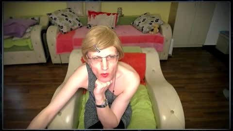 Clementine online show from February 10, 2025, 2:26 pm