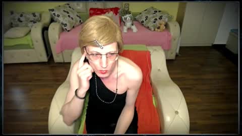 Clementine online show from February 25, 2025, 2:44 pm