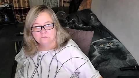 Snapshot of tviks chatting on October 25, 2025, 8:58 pm Lana online show from October 25, 2025, 8:58 pm