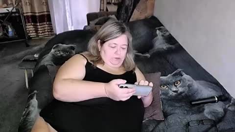 Snapshot of tviks chatting on October 28, 2025, 4:49 am Lana online show from October 28, 2025, 4:49 am