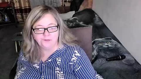 Snapshot of tviks chatting on November 6, 2025, 12:33 am Lana online show from November 6, 2025, 12:33 am