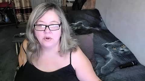 Snapshot of tviks chatting on November 9, 2025, 11:25 pm Lana online show from November 9, 2025, 11:25 pm