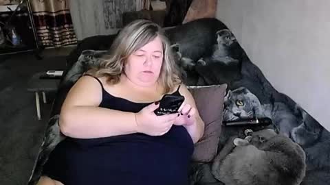 Snapshot of tviks chatting on November 21, 2025, 10:03 am Lana online show from November 21, 2025, 10:03 am