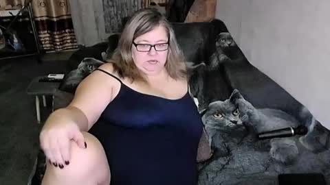 Snapshot of tviks chatting on November 24, 2025, 10:53 pm Lana online show from November 24, 2025, 10:53 pm