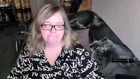 Snapshot of tviks chatting on November 25, 2025, 9:59 pm Lana online show from November 25, 2025, 9:59 pm