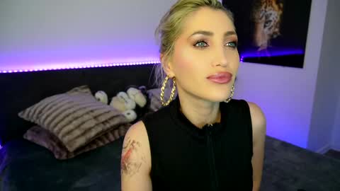 Snapshot of tweety_twist chatting on February 4, 2025, 8:59 pm MayCarrey online show from February 4, 2025, 8:59 pm