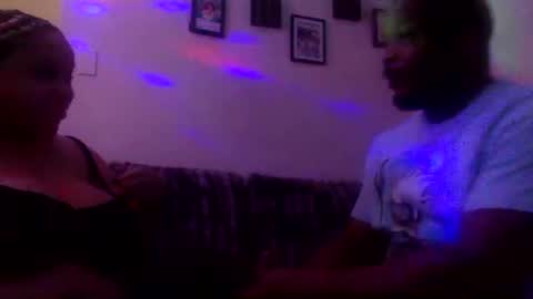 Twin and Lea online show from October 5, 2025, 4:55 am