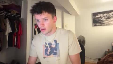 Snapshot of twink2048 chatting on December 14, 2025, 10:36 pm twink2048 online show from December 14, 2025, 10:36 pm