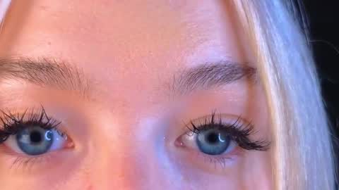 Snapshot of twinklefluff chatting on March 11, 2025, 1:56 pm twinklefluff online show from March 11, 2025, 1:56 pm