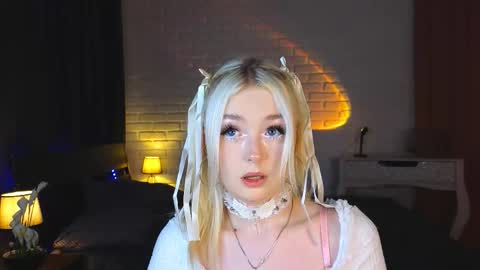 Snapshot of twinklefluff chatting on September 11, 2025, 2:06 pm twinklefluff online show from September 11, 2025, 2:06 pm