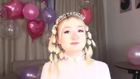 Snapshot of twinklefluff chatting on November 27, 2025, 4:31 pm twinklefluff online show from November 27, 2025, 4:31 pm