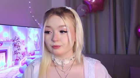 Snapshot of twinklefluff chatting on December 5, 2025, 4:14 pm twinklefluff online show from December 5, 2025, 4:14 pm