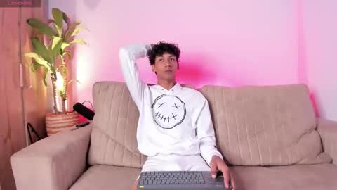 twinksboys_23 online show from October 28, 2025, 11:25 am