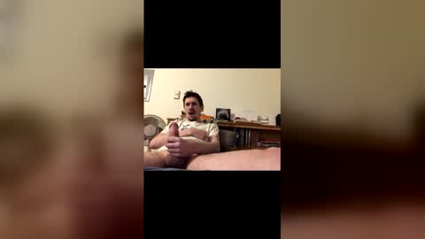 Snapshot of twinkymcgee1234 chatting on November 26, 2025, 8:04 am TwinkyMcgee online show from November 26, 2025, 8:04 am