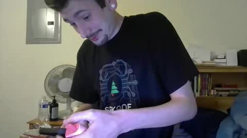 Snapshot of twinkymcgee1234 chatting on December 14, 2025, 11:15 am TwinkyMcgee online show from December 14, 2025, 11:15 am